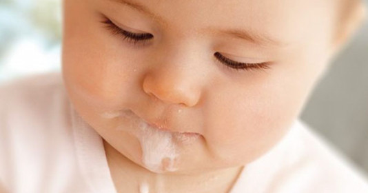 Mẹo dân gian trị ọc sữa, nôn trớ cho trẻ sơ sinh đơn giản và hiệu quả nhanh chóng