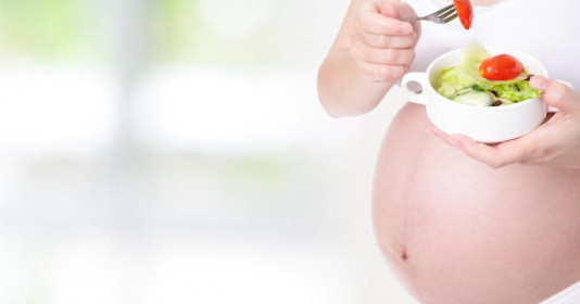 Muốn sinh con da trắng hồng hào, mẹ bầu nhớ ăn ngay những thực phẩm này