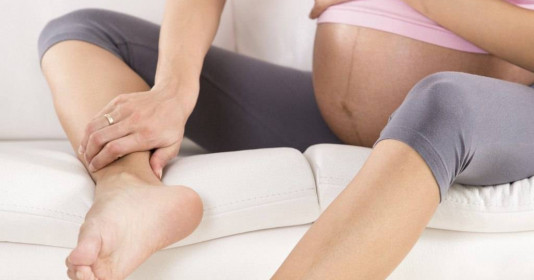 Bà bầu bị tê chân tay: Nguyên nhân và cách khắc phục