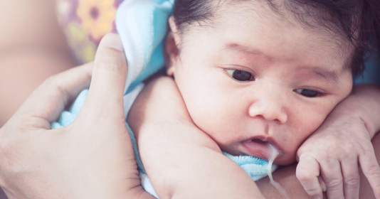 Cách cho trẻ sinh non ăn và cách chăm sóc bố mẹ cần biết