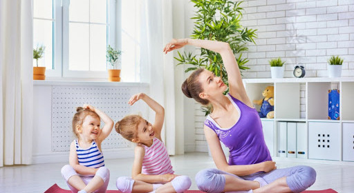 Có nên cho trẻ học Yoga? Bố mẹ hãy đọc ngay