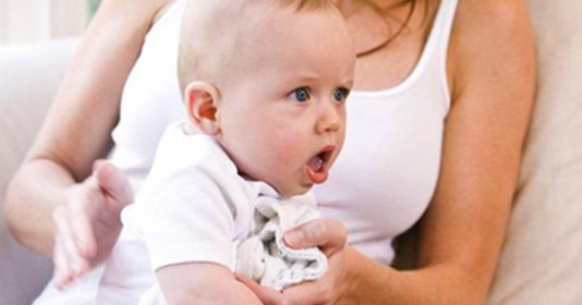 Giải pháp xử lý kịp thời khi trẻ bị đầy bụng, nôn trớ