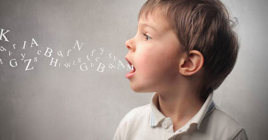 Bố mẹ nên làm gì khi thấy trẻ có dấu hiệu chậm nói và cách khắc phục