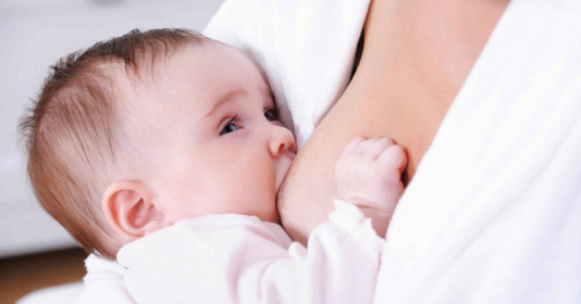 Công thức đơn giản tính lượng sữa cho trẻ sơ sinh để bé tăng cân đều, phát triển tốt