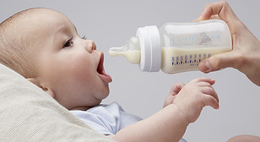 Giúp mẹ hiểu đúng về nhu cầu sữa của trẻ 3 tháng tuổi