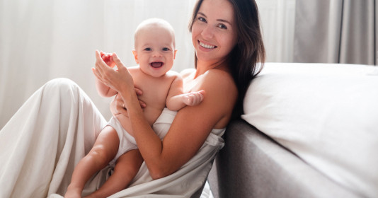 Ngồi dậy đúng cách sau sinh mổ, mẹ mạnh khỏe mãi về sau