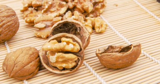 Bà bầu ăn hạt óc chó vào thời điểm nào để mang lại tối đa dưỡng chất?