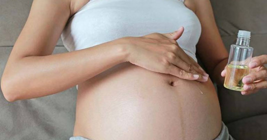 Cách trị rạn sau sinh bằng dầu dừa hiệu quả 
