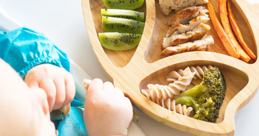 Ăn dặm tự chỉ huy tốt cho con như thế nào?