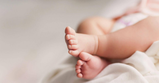 Muốn tăng chiều con cho con ngay từ khi sơ sinh, bố mẹ làm ngay những việc này