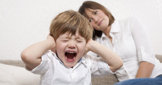 Khủng hoảng tuổi lên 3 và hướng giải quyết cho cả gia đình