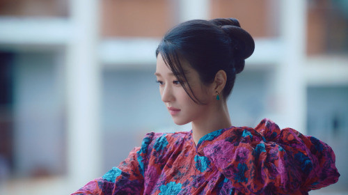 Học hỏi Seo Ye Ji trong “Điên Thì Có Sao” kiểu tóc sang xịn 