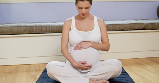 Cách chữa ốm nghén vào buổi tối xua tan cảm giác khó chịu cho mẹ bầu