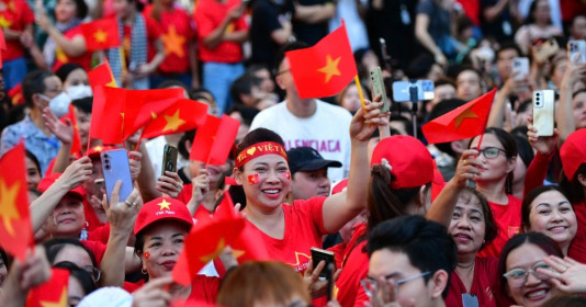 Tặng 100.000 đồng/người cho toàn dân ăn Tết Độc lập
