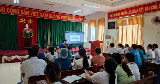 Trung tâm Y tế Sơn Tịnh tổ chức tập huấn triển khai Bệnh án điện tử - EMR