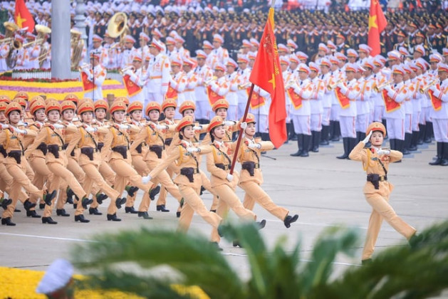 Quảng Ngãi: Cô gái trẻ vinh dự cầm cờ trong lễ kỷ niệm A80