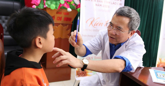 Lào Cai tổ chức khám sàng lọc tim bẩm sinh và các dị tật khác cho trẻ em