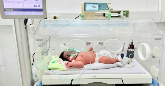 Ca sinh đặc biệt tại Quảng Ninh: Bé trai nặng 6,2kg chào đời an toàn