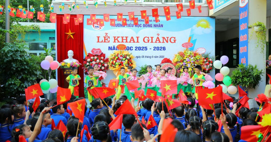 Năm học mới ở Thủ đô: Rộn ràng cờ hoa, quyết tâm đổi mới và hội nhập