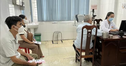 Kiện toàn hệ thống y tế sau sáp nhập, nâng cao chất lượng phục vụ nhân dân