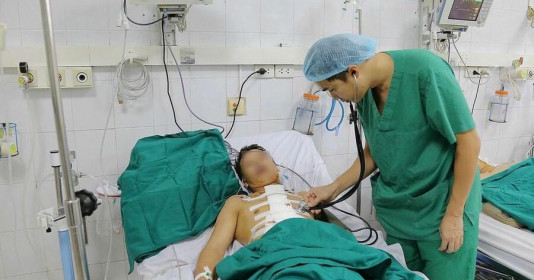 Quảng Ninh: Kíp mổ xuyên đêm cứu sống bệnh nhân bị thương thấu tim