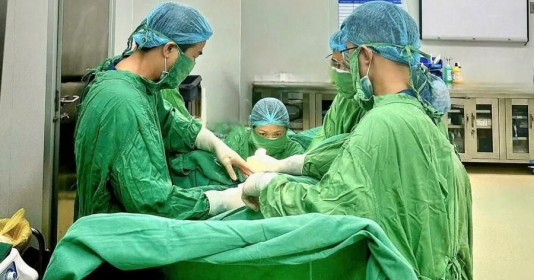 Cứu sống người phụ nữ sốc mất máu sau phá thai tại phòng khám tư