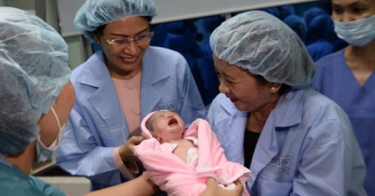 TP Hồ Chí Minh đối mặt áp lực dân số khi phụ nữ sinh ngày càng ít con