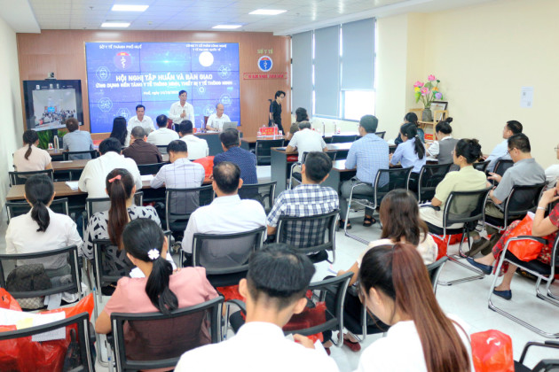 Huế: Bàn giao ứng dụng nền tảng y tế thông minh và thiết bị y tế thông minh cho các cơ sở