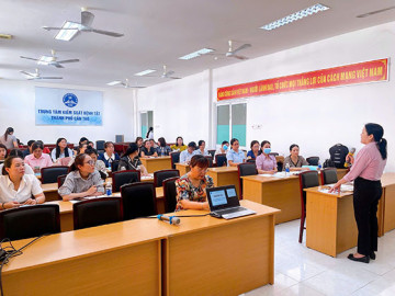 TP. Cần Thơ: Tập huấn phòng chống nhiễm khuẩn và ung thư đường sinh sản cho cán bộ y tế