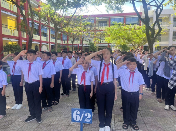 Ứng phó bão số 12: Học sinh, sinh viên trên địa bàn Huế và Đà Nẵng nghỉ học từ chiều 22/10