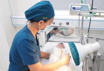 Cứu sống ngoạn mục bé sinh non 24 tuần 6 ngày