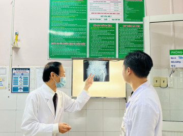 Phẫu thuật thay khớp háng bán phần cho bệnh nhân bị hoại tử chỏm xương đùi