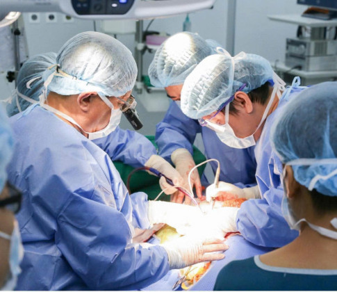 Phẫu thuật thành công khối u vùng cổ - ngực khổng lồ cho bệnh nhân 81 tuổi