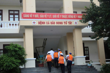 Bệnh xá Song Tử Tây cứu ngư dân bị giảm áp nặng tại Trường Sa
