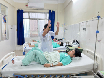 Khánh Hòa: Mưa lớn, sạt lỡ gây thiệt hại nặng về người