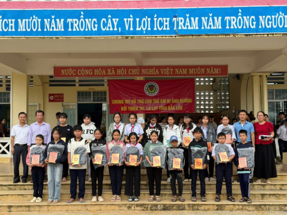 Chung tay hỗ trợ trẻ em bị ảnh hưởng bởi thiên tai trên địa bàn tỉnh Đắk Lắk