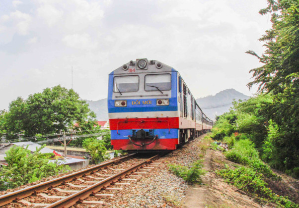 Khánh Hòa triển khai đồng bộ các giải pháp bảo đảm an toàn giao thông đường sắt