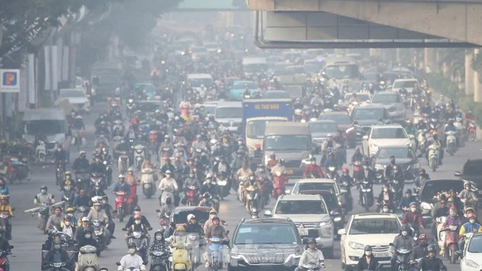 Hà Nội trải qua nhiều ngày ô nhiễm không khí nghiêm trọng, bao phủ bụi mịn từ sáng đến tối
