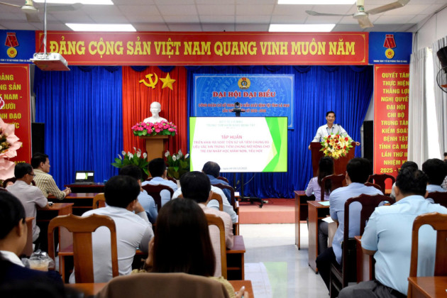 Cà Mau: Tập huấn triển khai rà soát tiền sử và tiêm chủng bù liều vắc xin trong tiêm chủng mở rộng