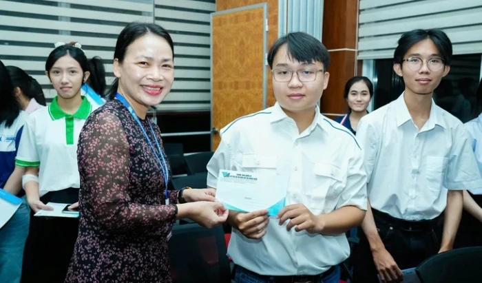 Ký túc xá Đại học Quốc gia TP. Hồ Chí Minh hỗ trợ tiền, suất ăn, chỗ ở cho sinh viên vùng bão lũ