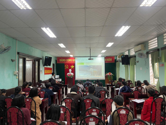 Tập huấn công tác cập nhật văn bản pháp luật về chăm sóc sức khỏe người lao động tại Huế