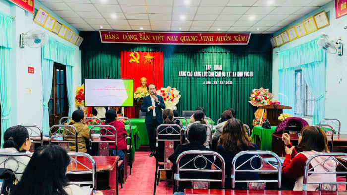 Huế: Tập huấn hướng dẫn xét nghiệm protein niệu và sàng lọc HIV viêm gan B, giang mai bằng test nhanh tại Trung tâm Y tế A Lưới