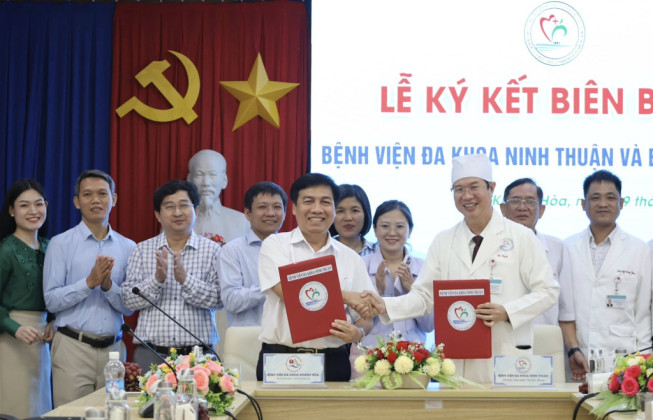 Ký kết hợp tác toàn diện giữa Bệnh viện Đa khoa Ninh Thuận và Bệnh viện Đa khoa Khánh Hòa