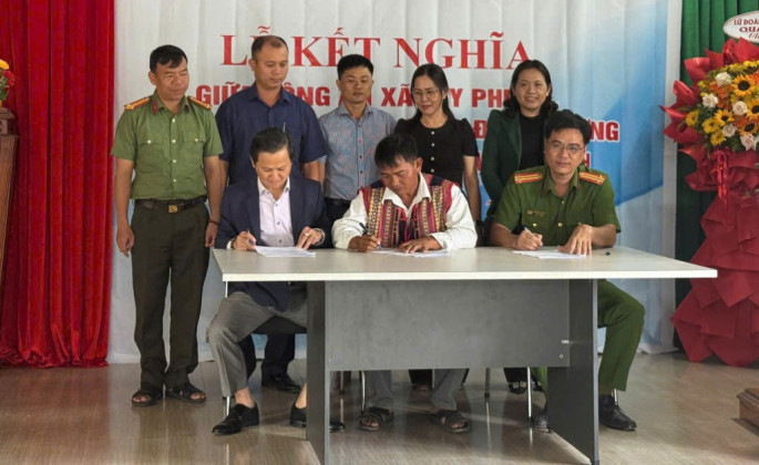 Công ty Đấu giá hợp danh Đông Dương đồng hành cùng bà con làng Canh Lãnh