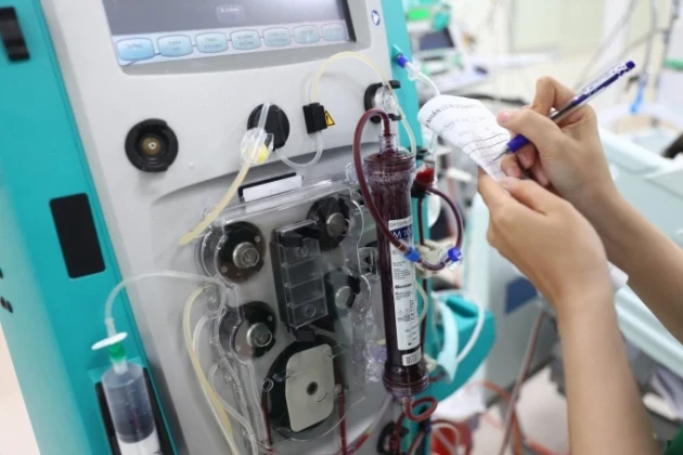 Hai mẹ con sau vụ cháy chung cư ở TP. Hồ Chí Minh được tiên lượng xấu, khả năng chết não