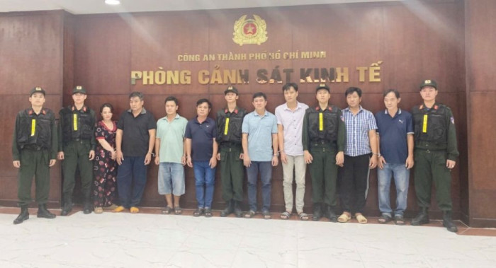 Triệt phá đường dây sản xuất xăng A95 giả quy mô lớn tại TP. Hồ Chí Minh
