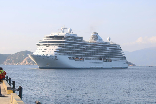Khánh Hòa đón du thuyền Seven Seas Explorer, tiếp đà tăng trưởng du lịch tàu biển
