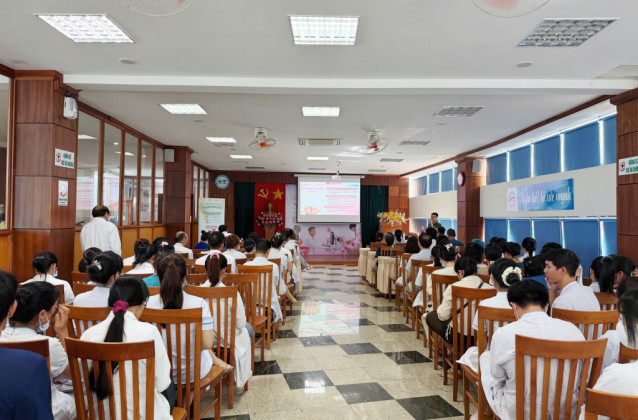 Cập nhật kiến thức chuyên môn về chẩn đoán và điều trị áp xe phần phụ